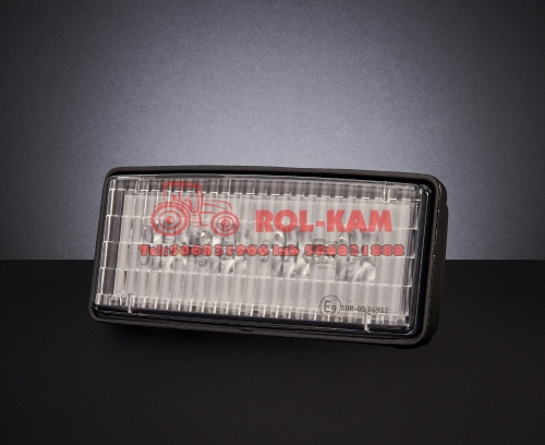 lampa-robocza-led-20w-rozproszona-prostokatna-cispr-claas-4-do-john-deere-tt-13510-przod-perspektywa-1.jpg.jpg