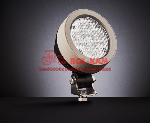 tt-16604-lampa-robocza-4-led-60w-rozproszona-john-deere-ukos-przod.jpg.jpg