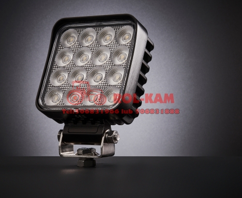 tt-13364-lampa-robocza-64led-64w-rozproszona-kwadratowa-przod-skos-prawy.jpg.jpg