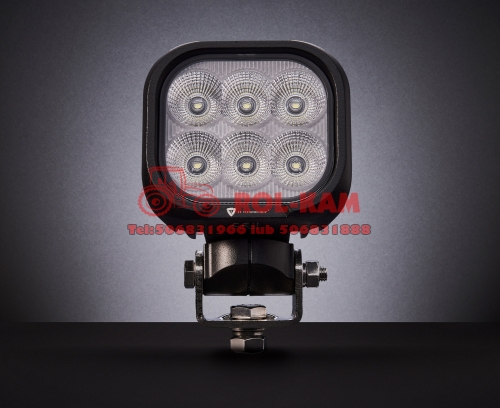 lampa-robocza-z-wtyczka-deutz-tt13320dt-front.jpg.jpg